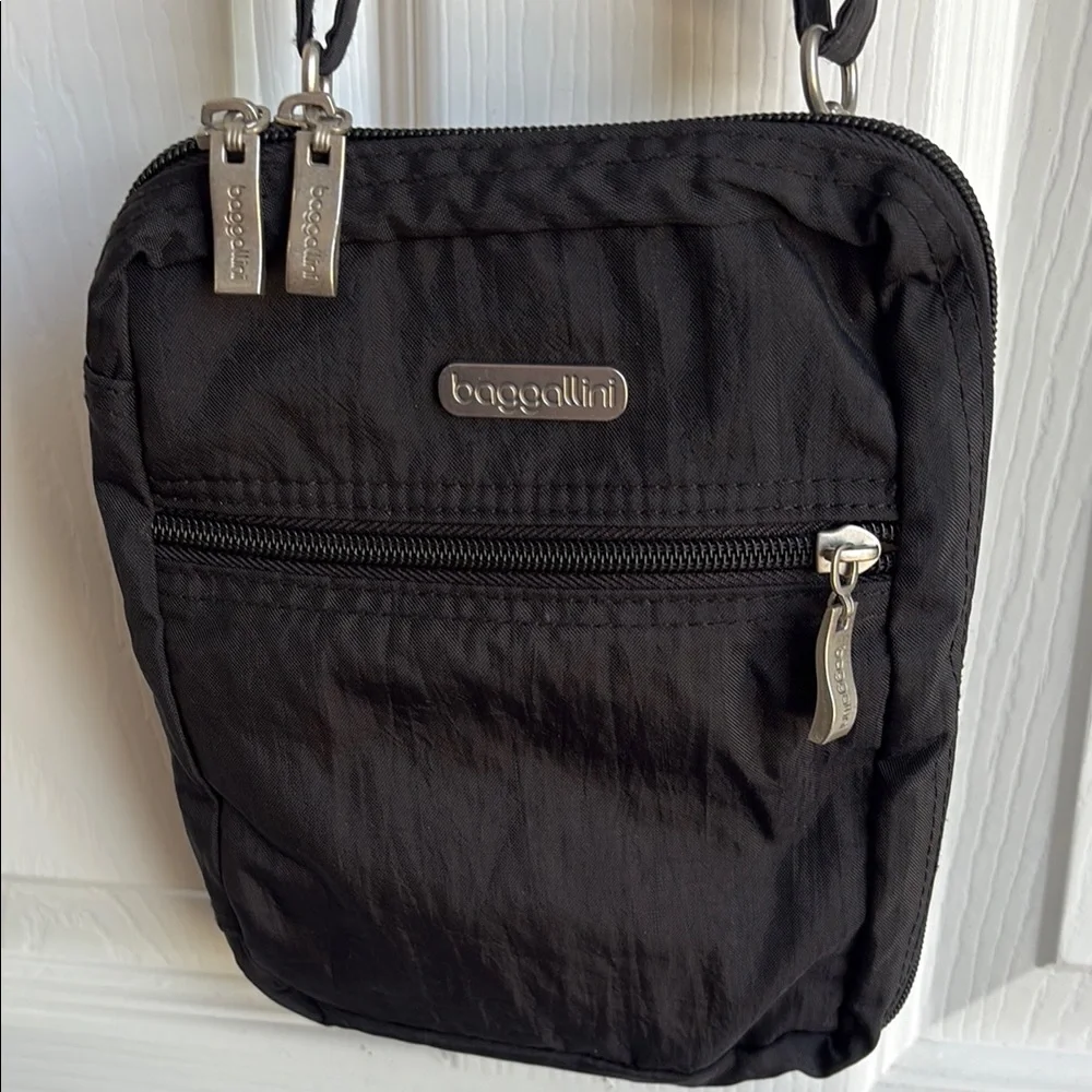 NWOT Baggallini Black Crossbody Bag with Long Strap - Picture 4 of 11